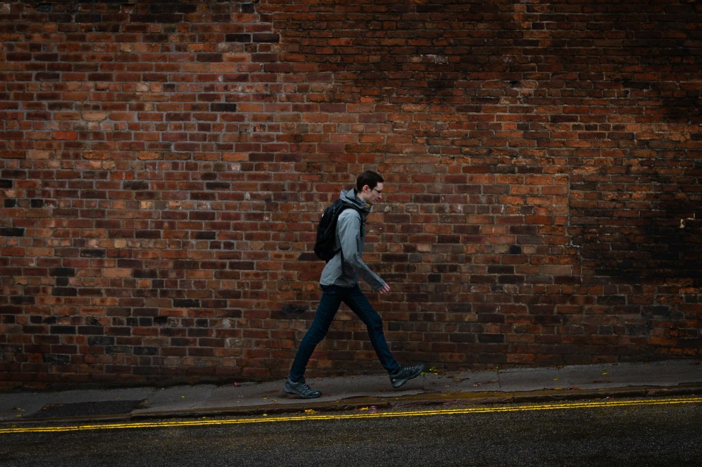 Person traveling while continuing methadone treatment through guest dosing
